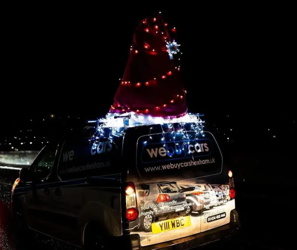 Christmas Photos 2022, We buy cars, Hexham, North Tyne Truck Run - Image 11